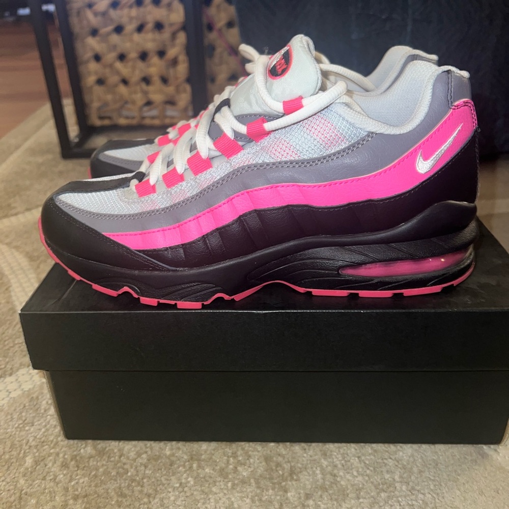 Pink Nike air max 95